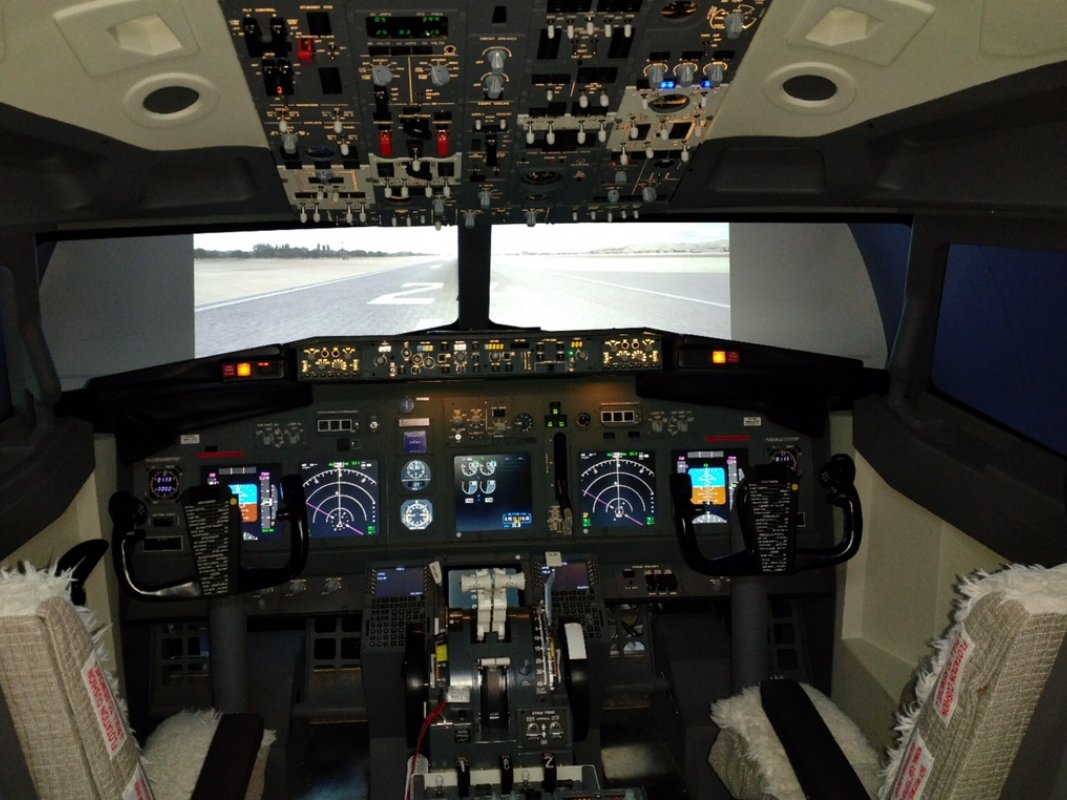 Cinetic Plus: simulador Airbus 320 y Boeing 737